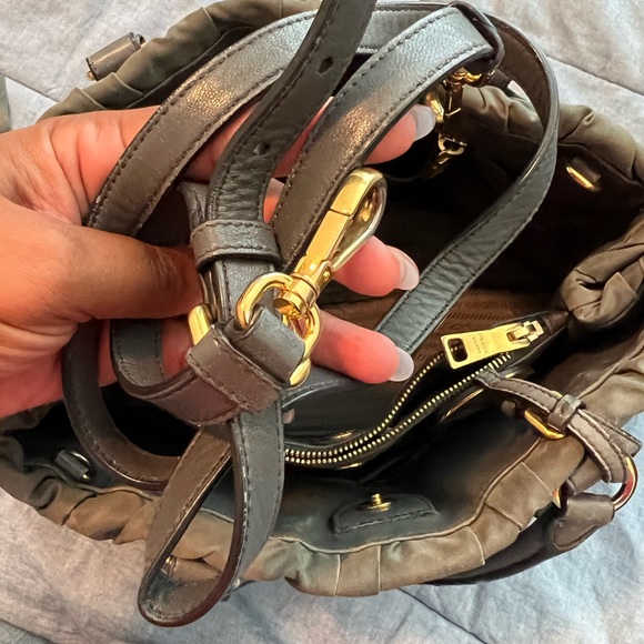 Authentic Prada handbag - Picture 14 of 15